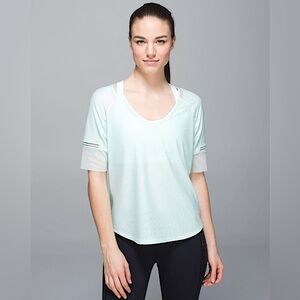 Lululemon Var-City 1/2 Sleeve in Sea Mist- Size 8/10